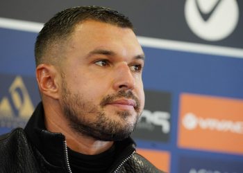 Хакнаха профила на Валери Божинов