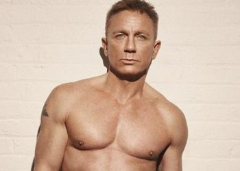Даниел Крейг зарадва фенките с гореща фотосесия