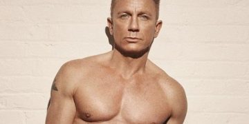 Даниел Крейг зарадва фенките с гореща фотосесия