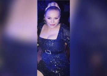 ДесиСлава прибягва до Фотошоп, но не и до диети