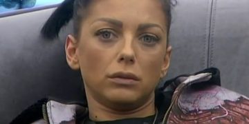 Емануела пак излиза на протест