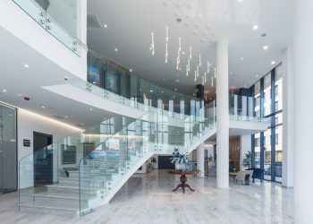 Baby Brown отсяда в един от най-новите луксозни хотели в София – Blue Star Luxury Hotel